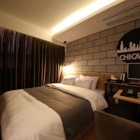 Hotel Chicago Changwon Extérieur photo