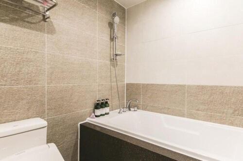 Hotel Chicago Changwon Extérieur photo