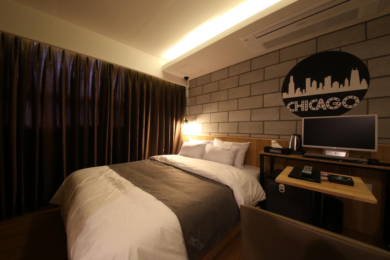 Hotel Chicago Changwon Extérieur photo