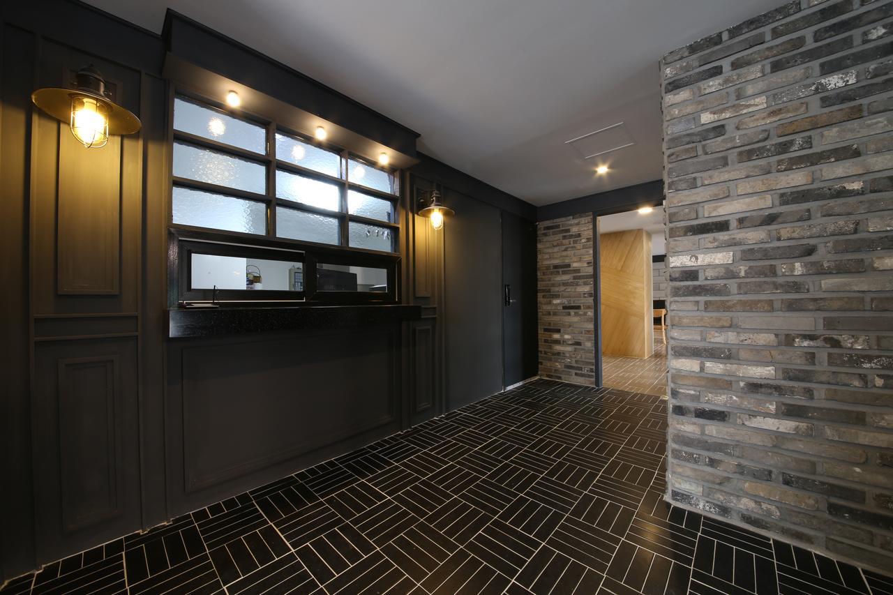 Hotel Chicago Changwon Extérieur photo