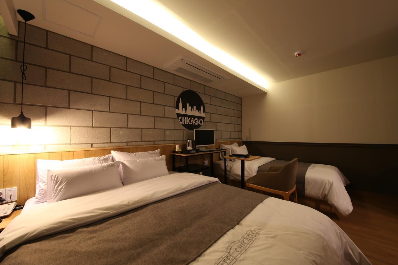 Hotel Chicago Changwon Extérieur photo